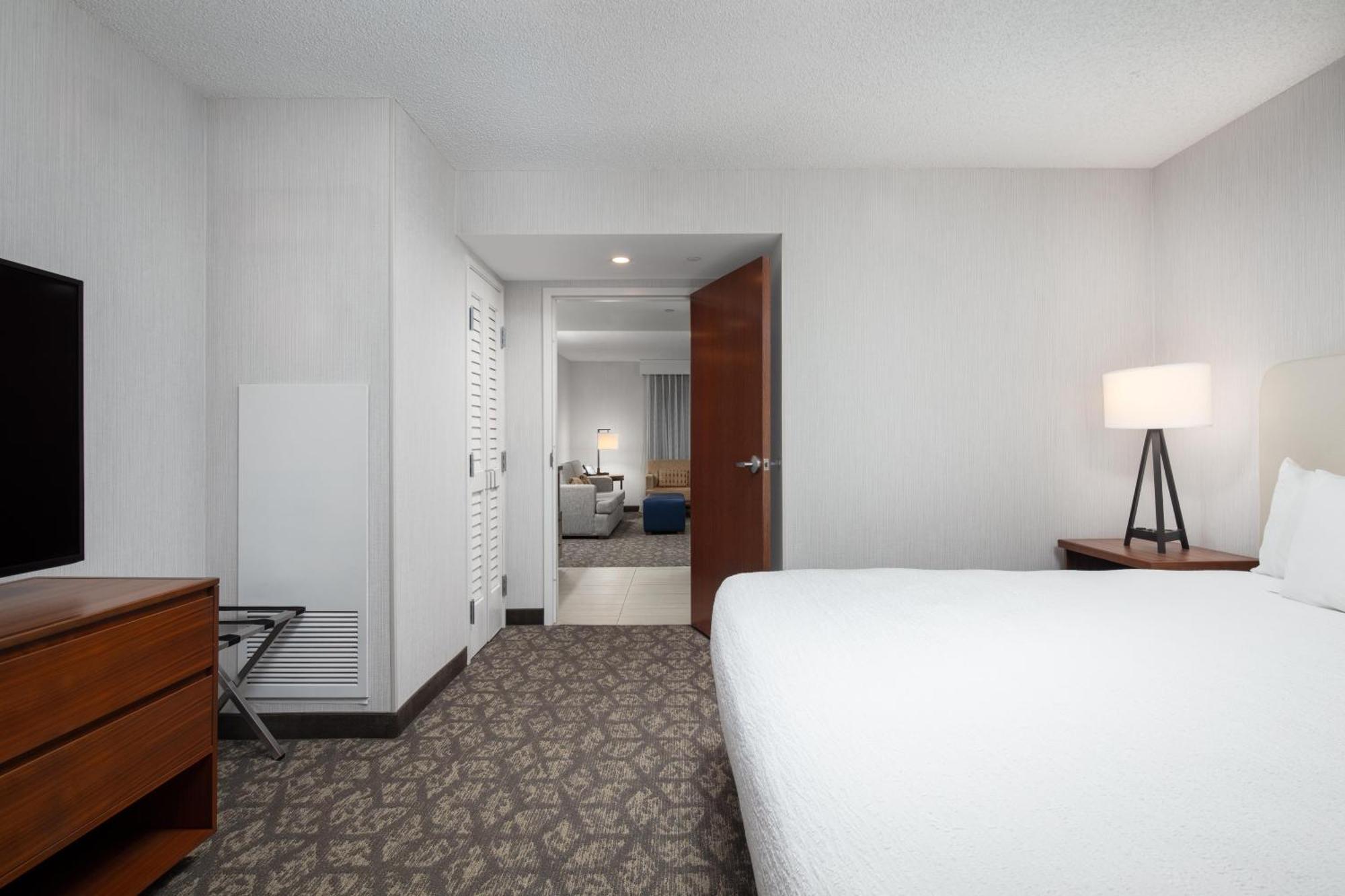 Suite 2 Pièces avec Lit King-Size - Non-Fumeurs